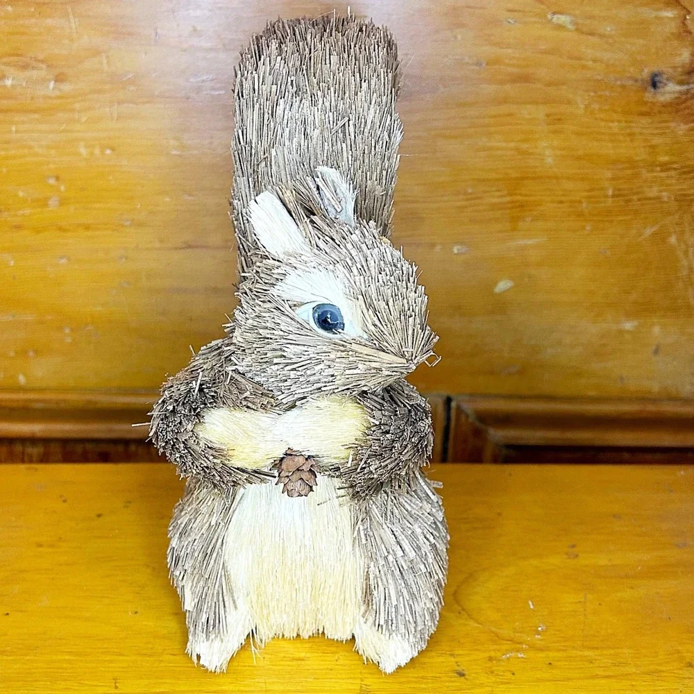 Sisal Squirrel Figurine Small Brown‎ Bristle Burlap Decor 8.5